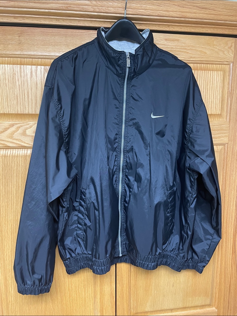 Nike Men's Black Full-Zip Windbreaker - Size Large